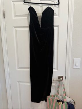 Lulus Black Strapless Velvet Evening Dress